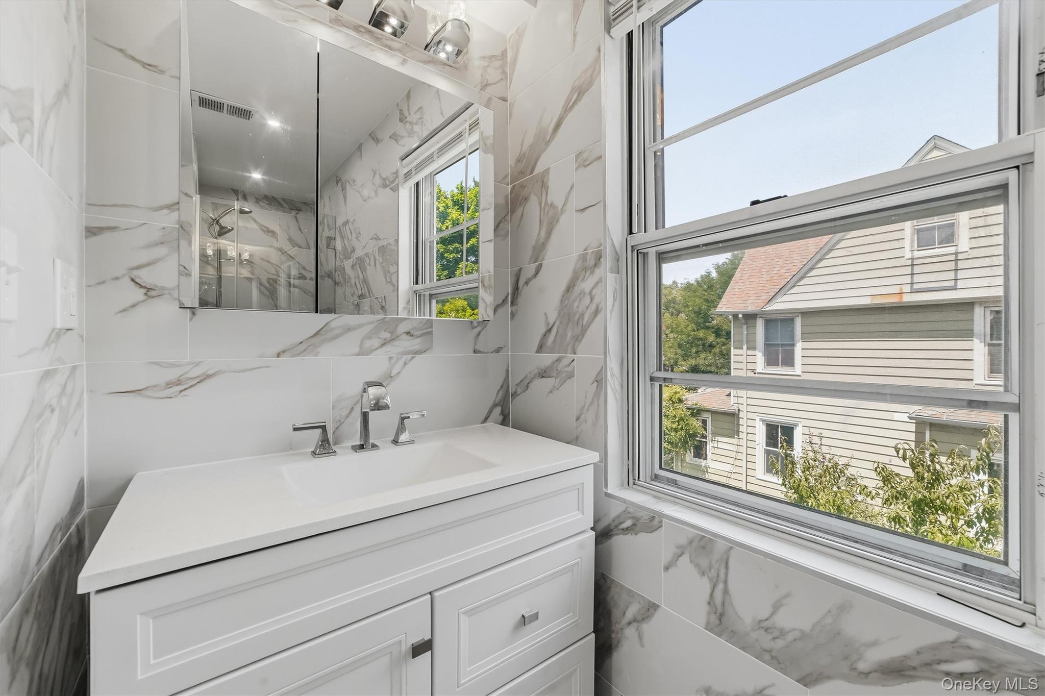 208 Third Avenue Property Photo 33
