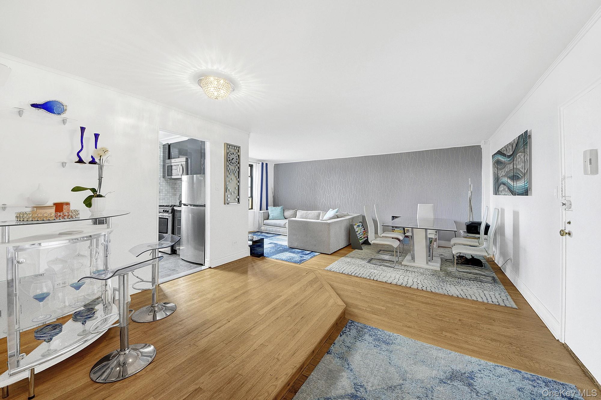2550 Independence Avenue 5P Property Photo 1