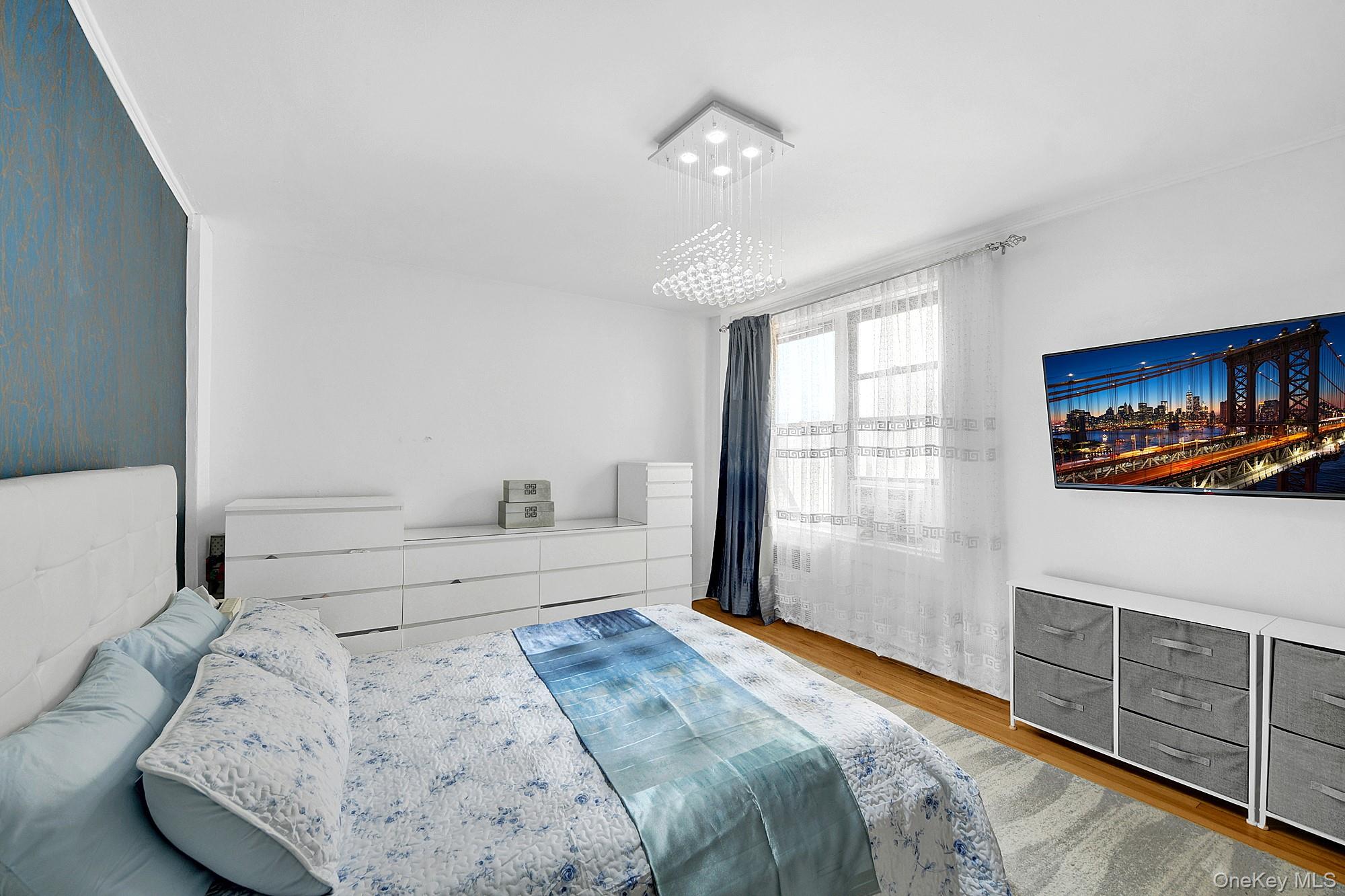 2550 Independence Avenue 5p Property Photo 15