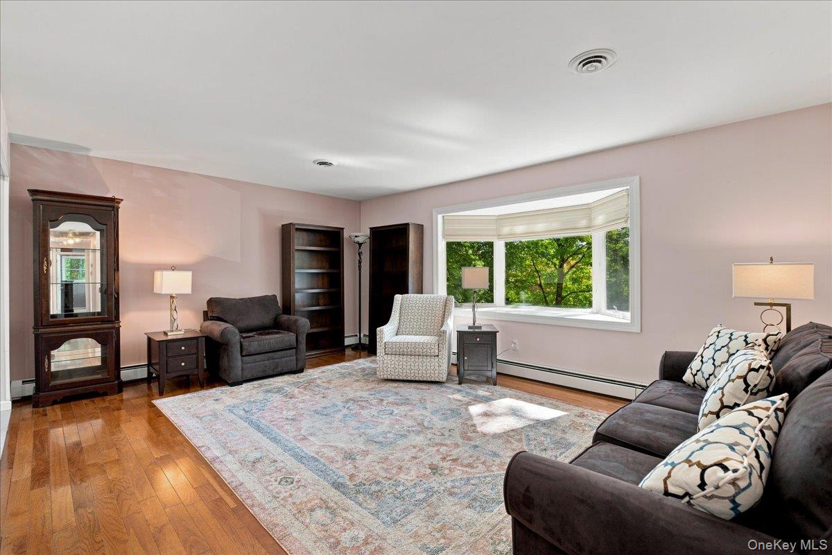 20 Lancaster Lane Property Photo 2