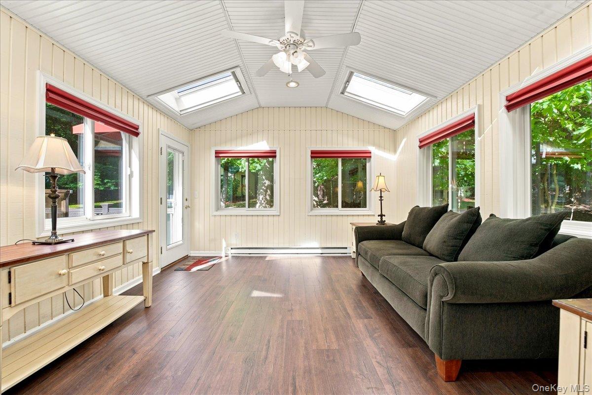 20 Lancaster Lane Property Photo 8