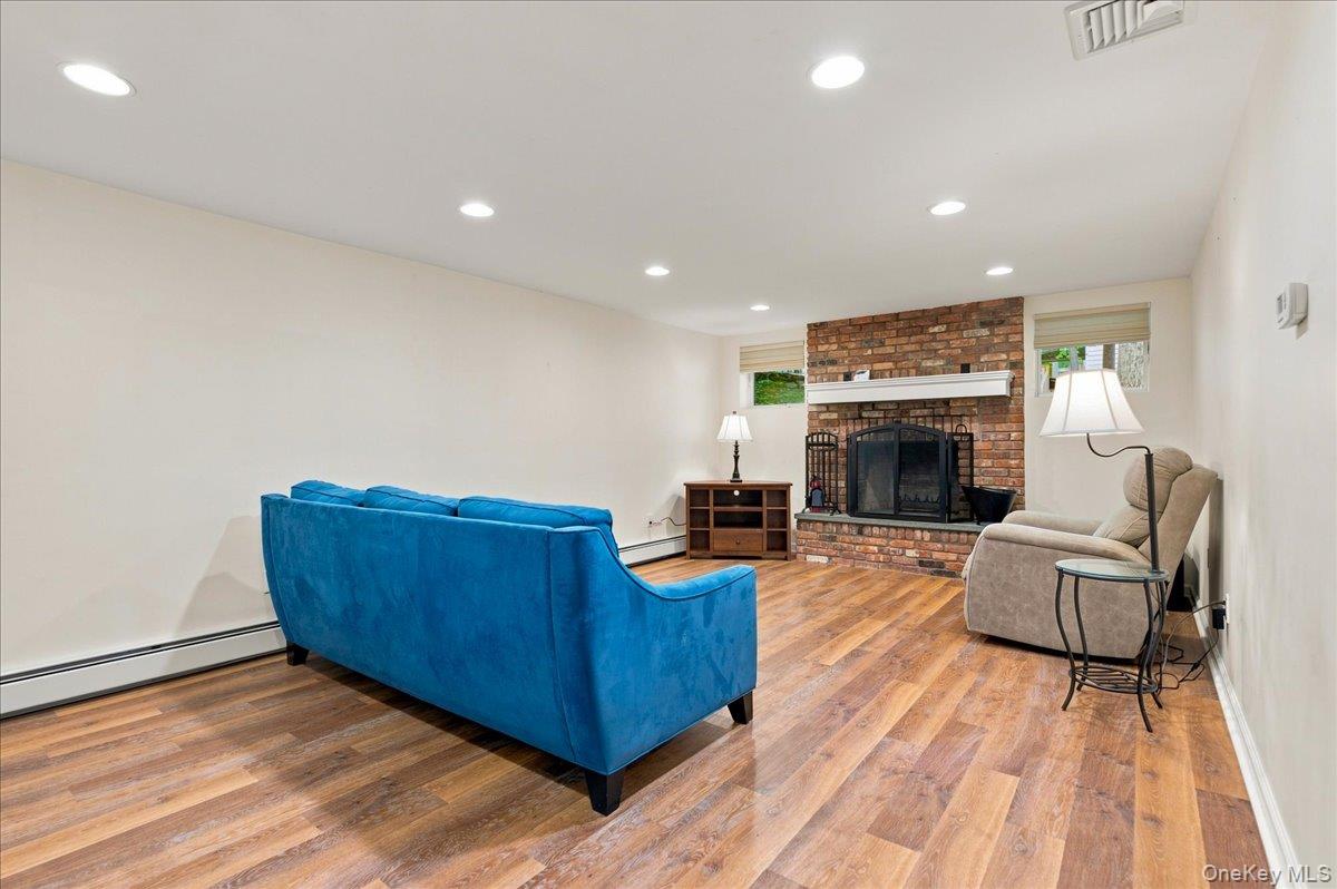 20 Lancaster Lane Property Photo 13