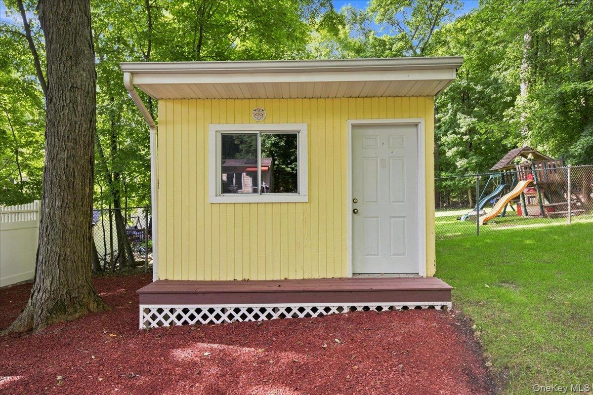 20 Lancaster Lane Property Photo 17