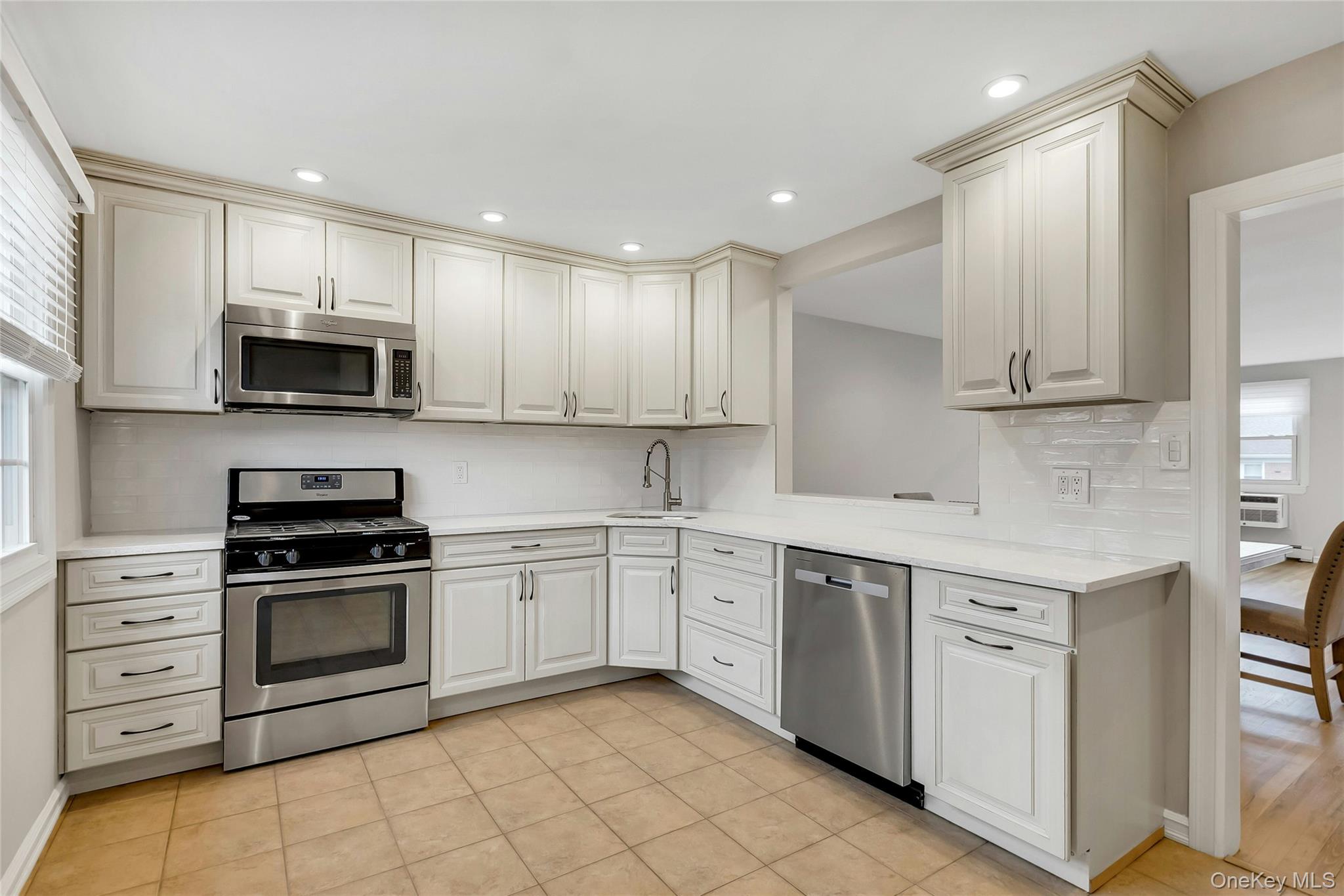 4425 Wilshire 4425 Property Photo 4
