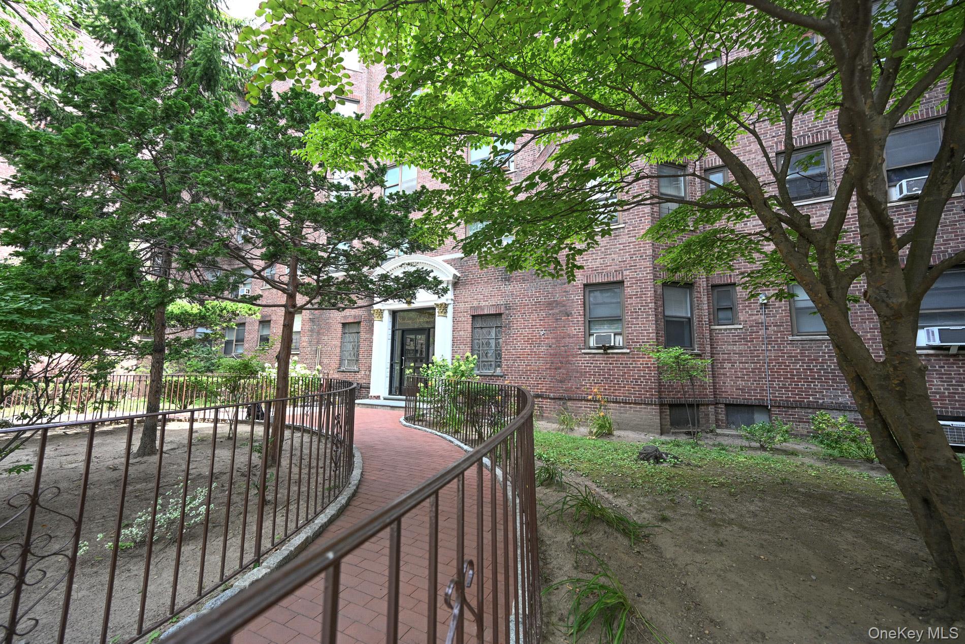 61-41 Saunders Street B25 Property Photo 2