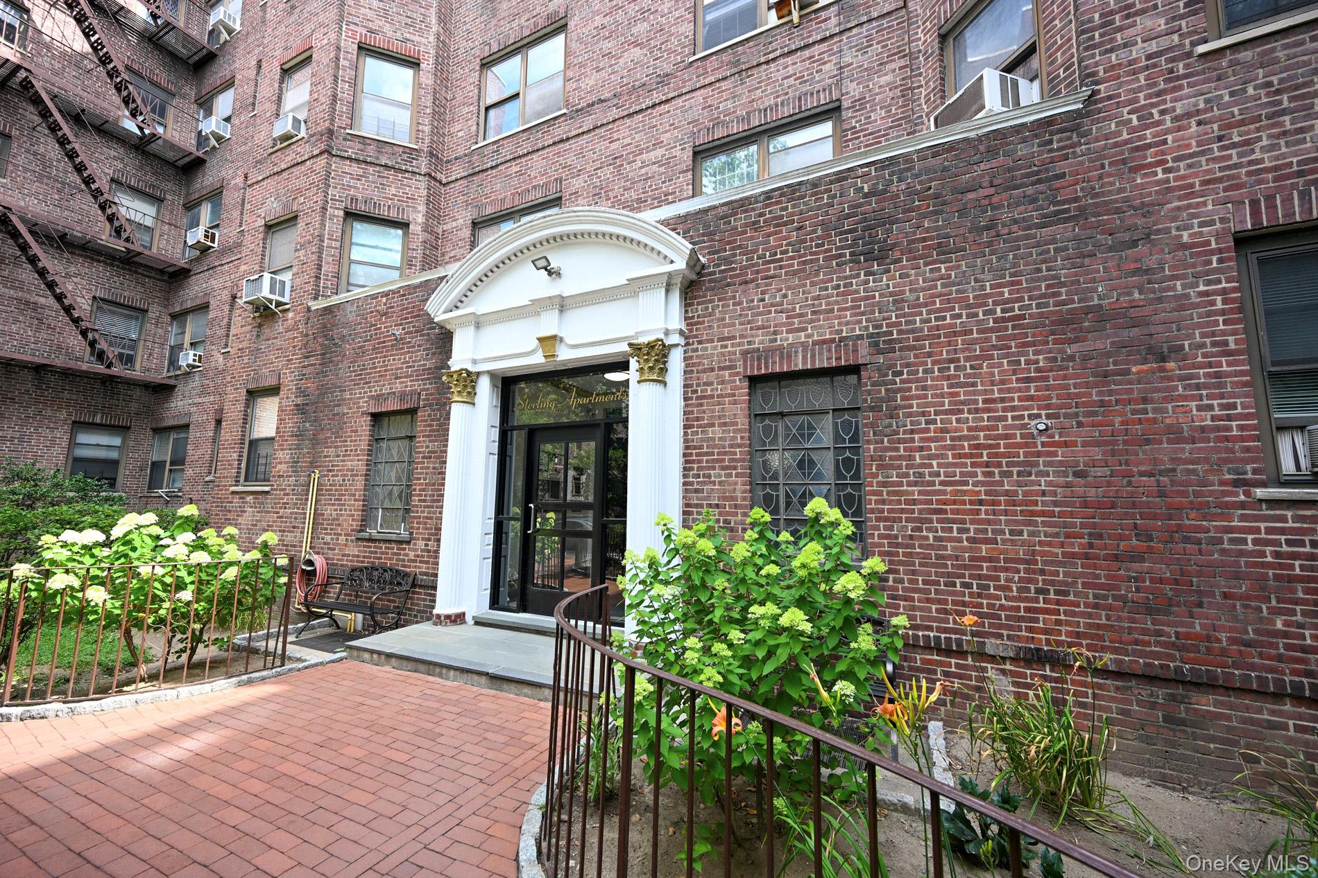61-41 Saunders Street B25 Property Photo 3