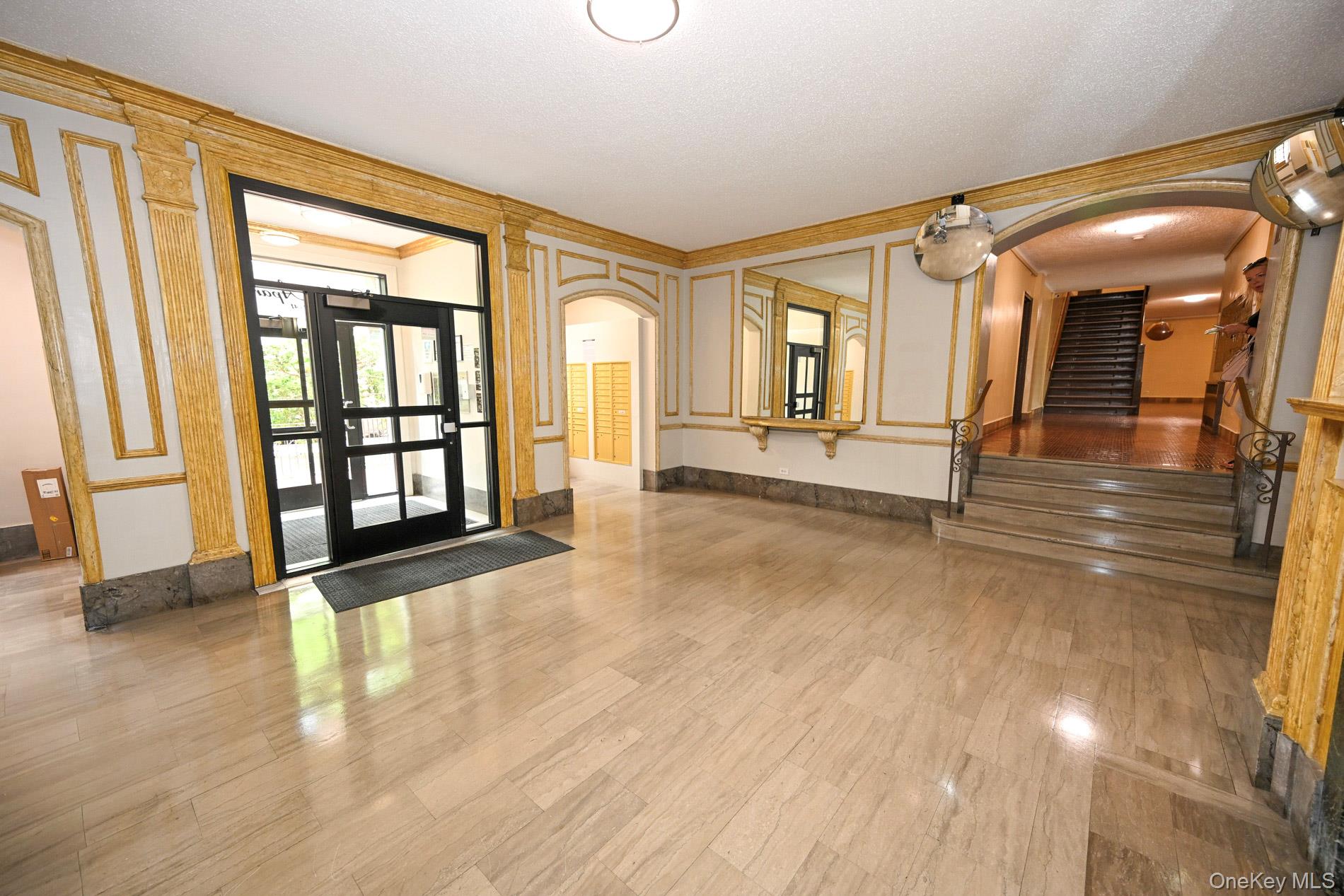 61-41 Saunders Street B25 Property Photo 7