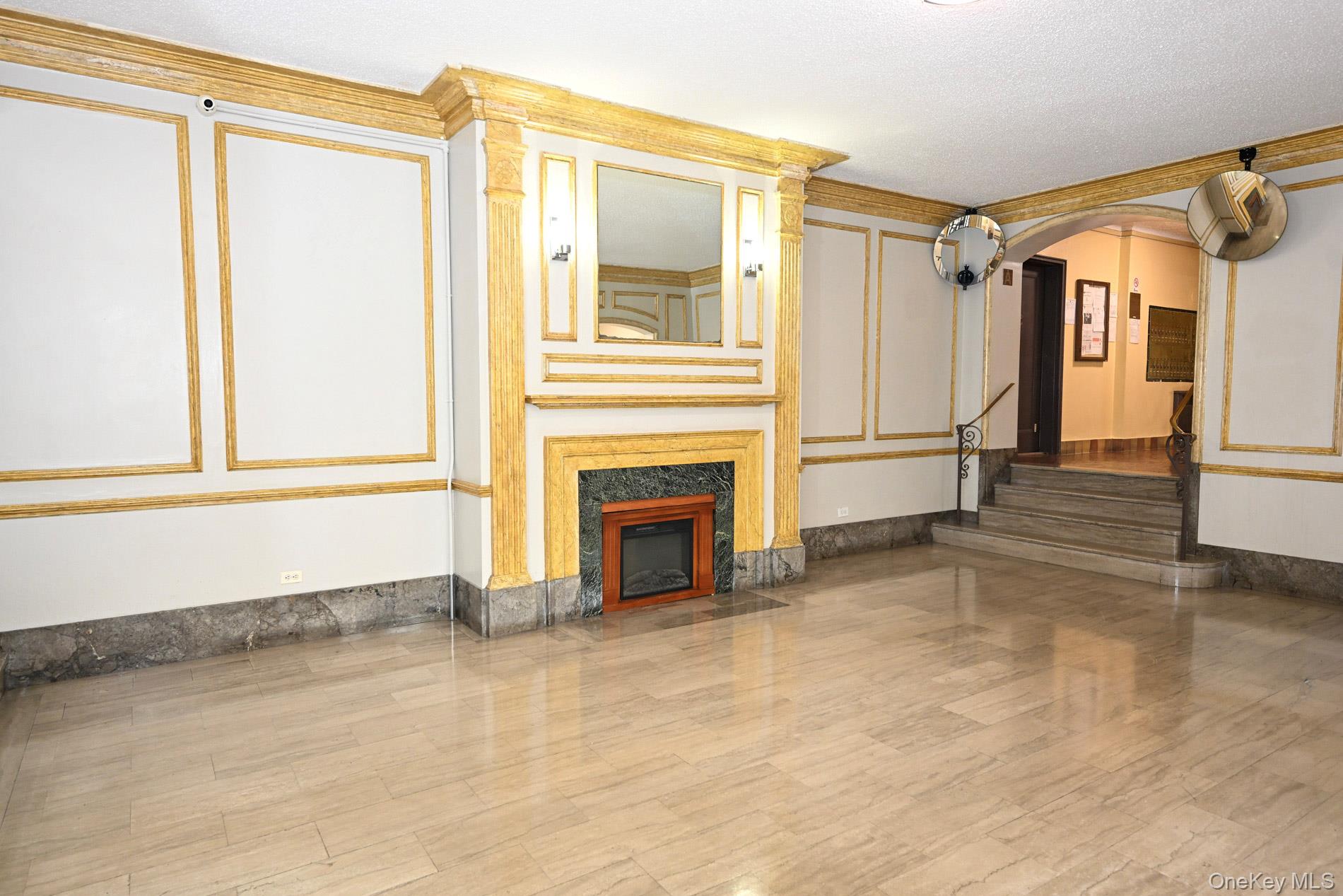 61-41 Saunders Street B25 Property Photo 8