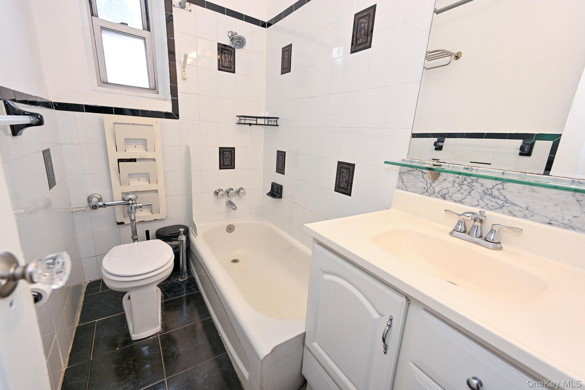 61-41 Saunders Street B25 Property Photo 24
