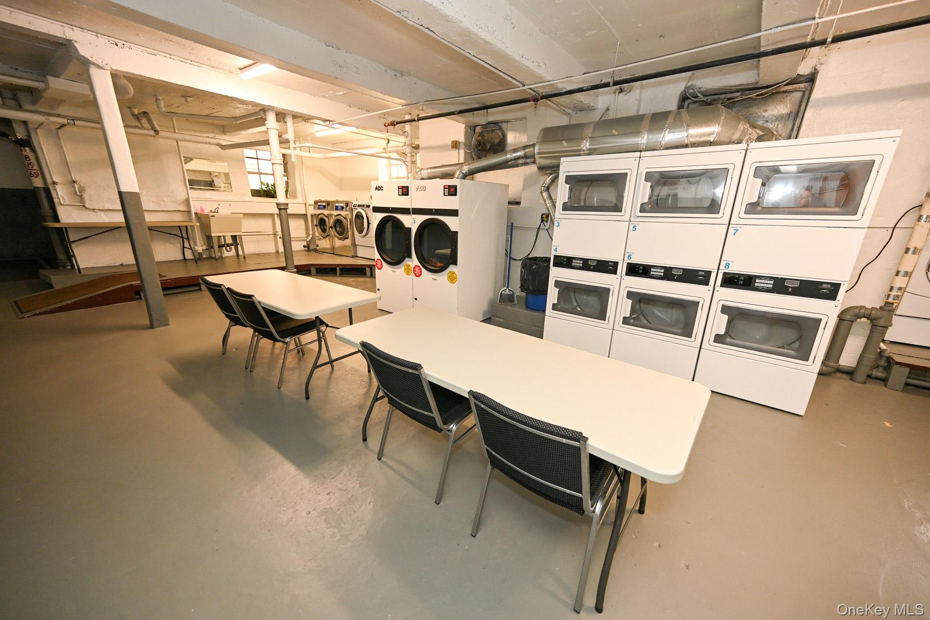 61-41 Saunders Street B25 Property Photo 32