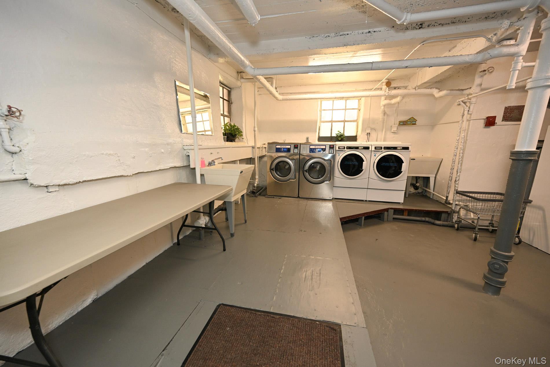 61-41 Saunders Street B25 Property Photo 33