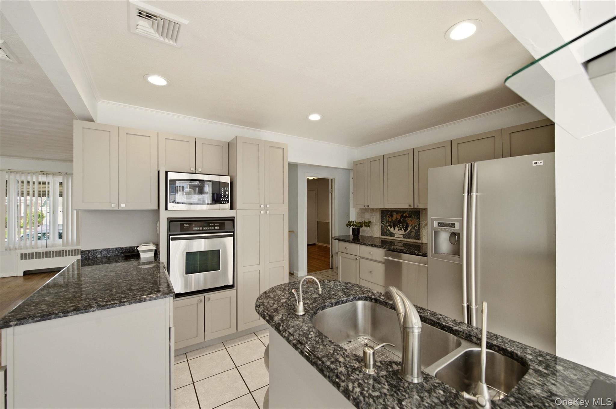 160 Clearmeadow Drive Property Photo 5