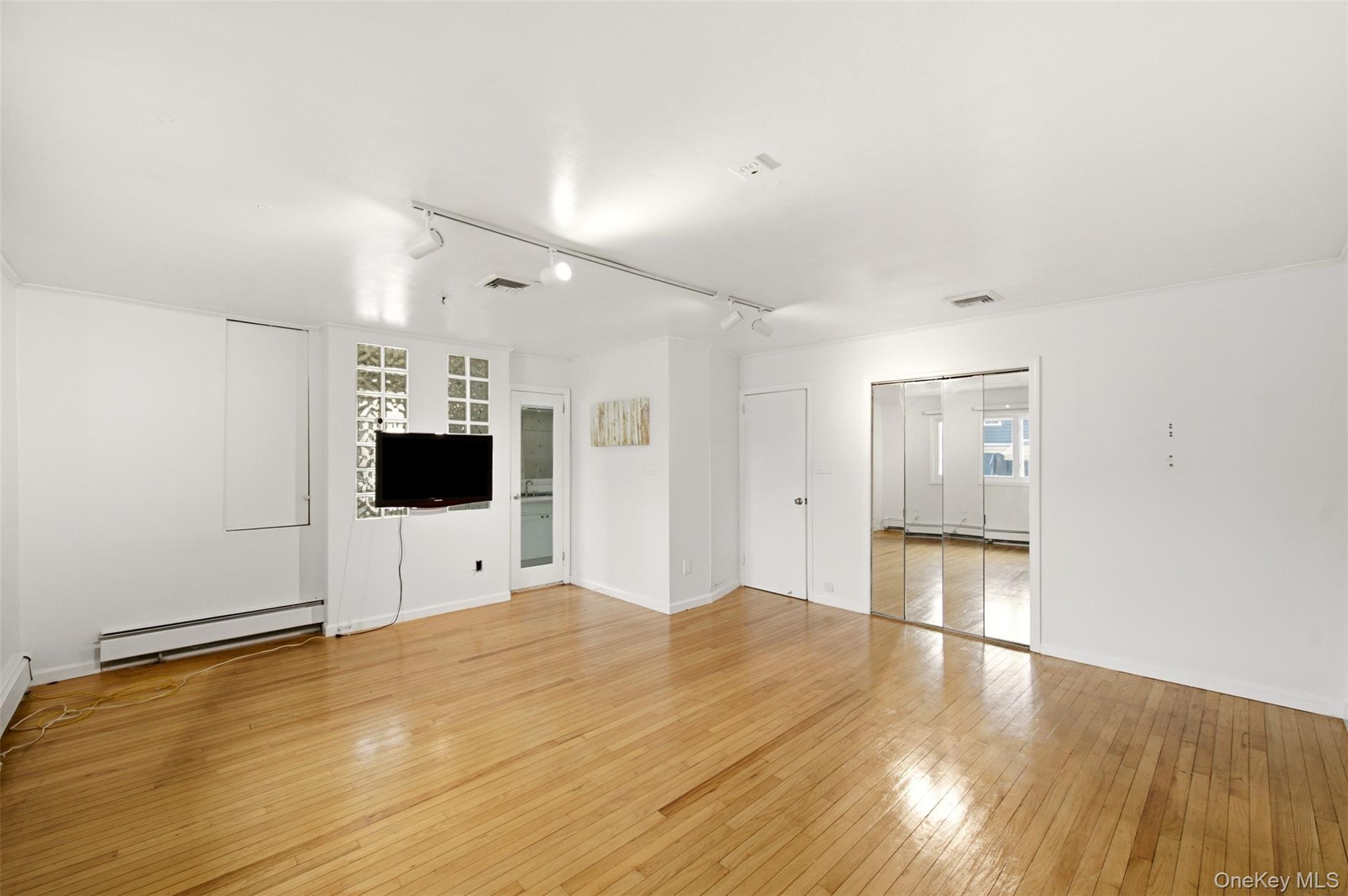 160 Clearmeadow Drive Property Photo 12