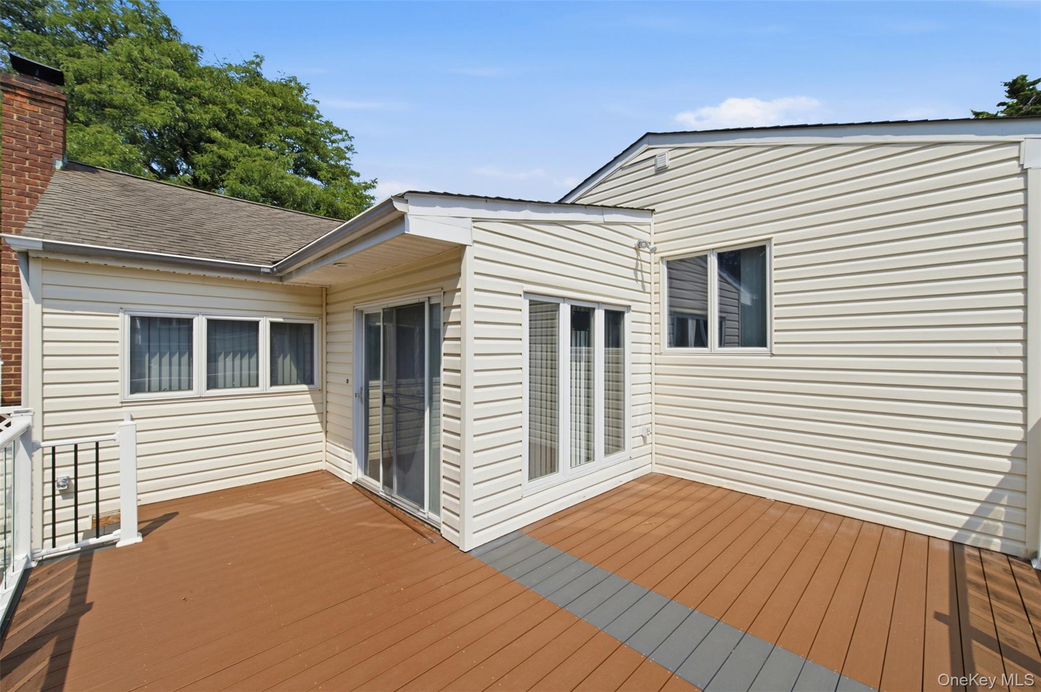 160 Clearmeadow Drive Property Photo 15