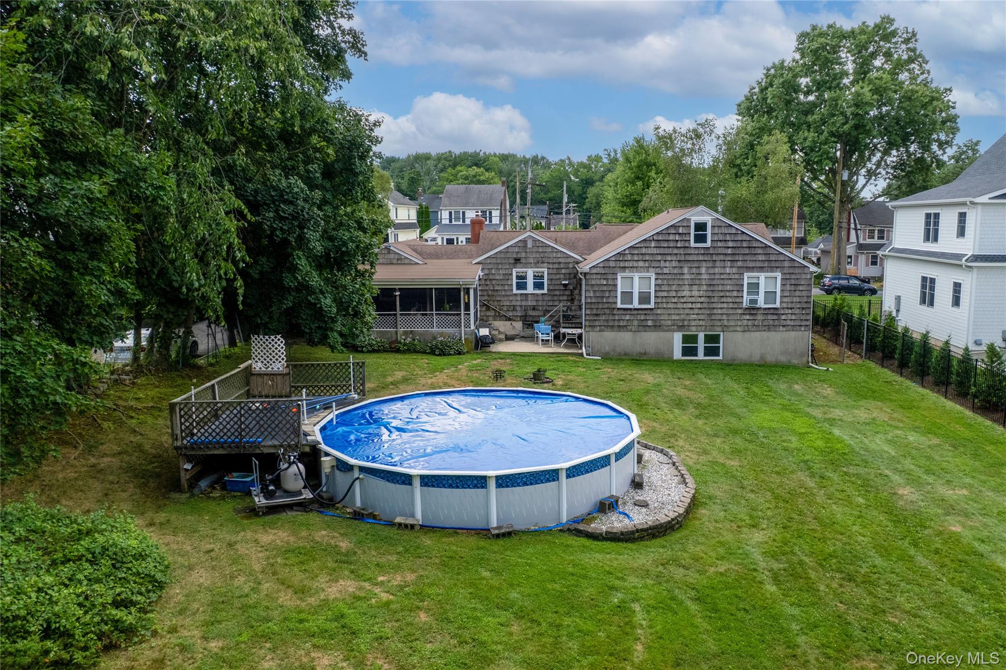 116 Bradford Avenue Property Photo 3