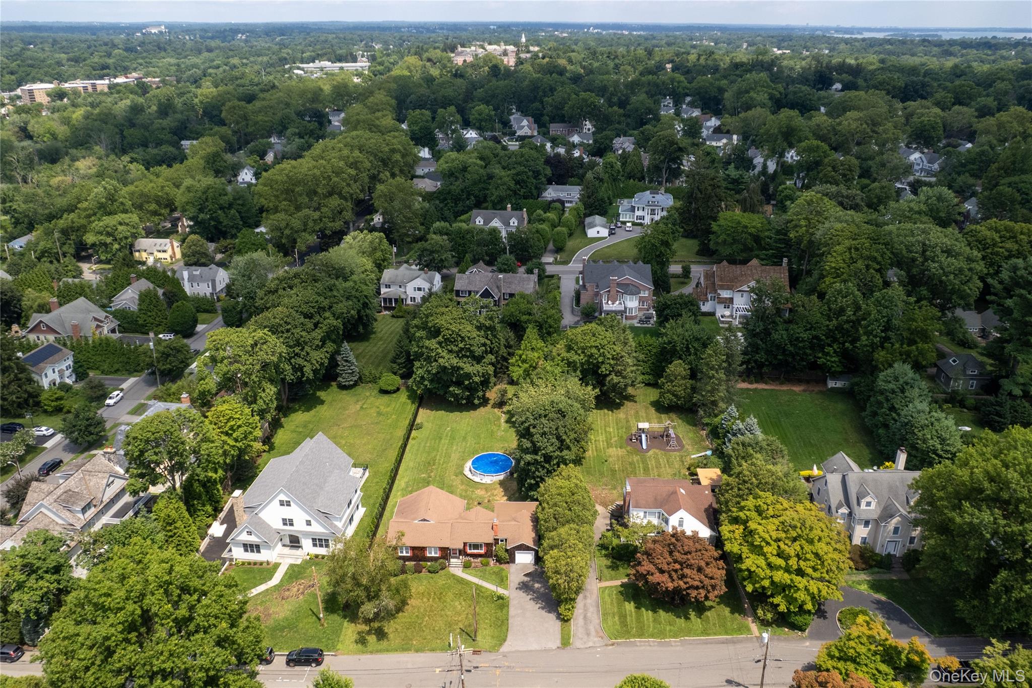 116 Bradford Avenue Property Photo 8