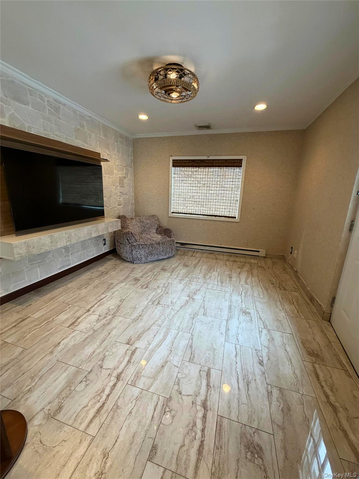 77 E Santa Barbara Road Property Photo 5