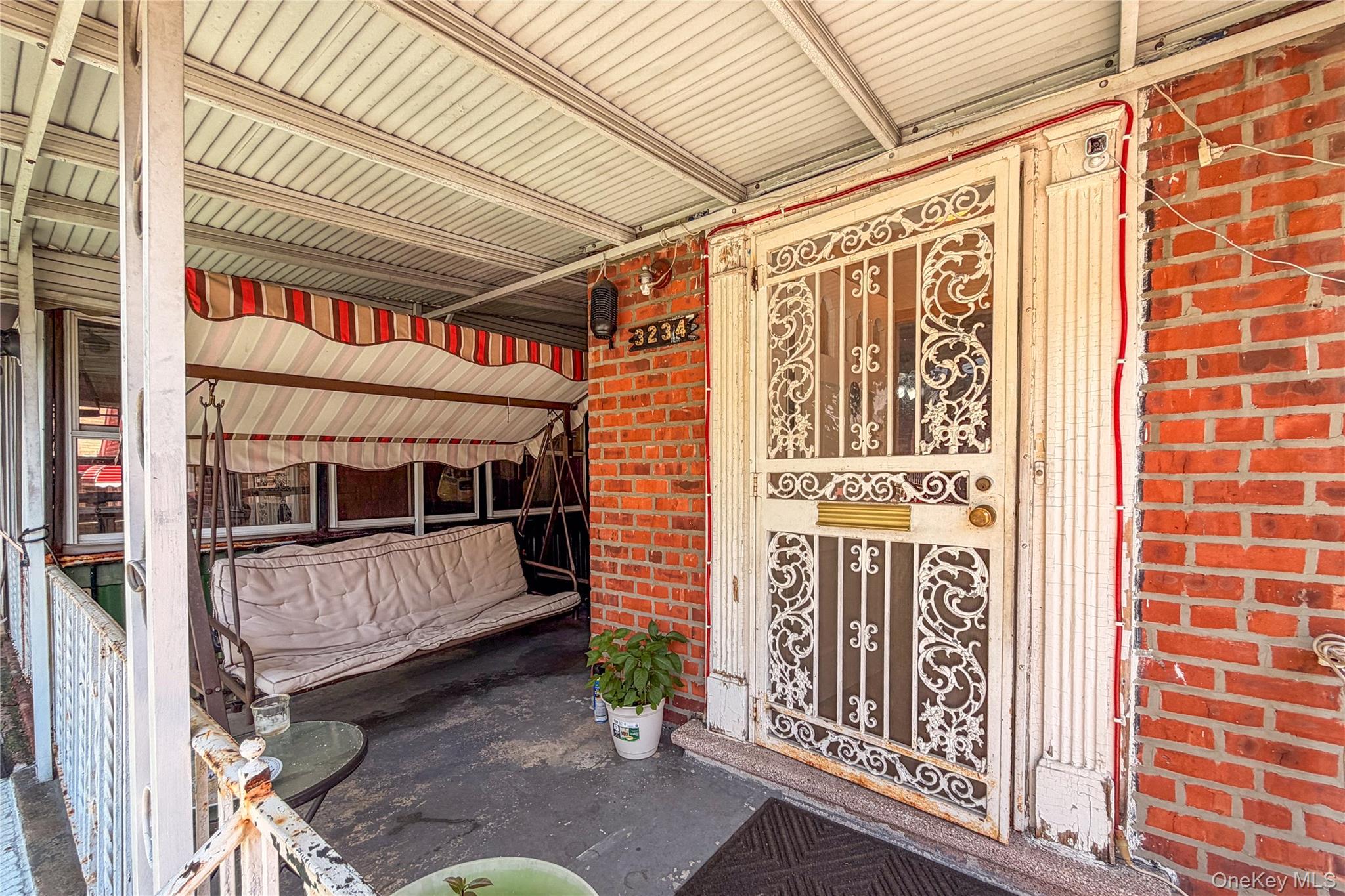 3234 Colden Avenue Property Photo 7