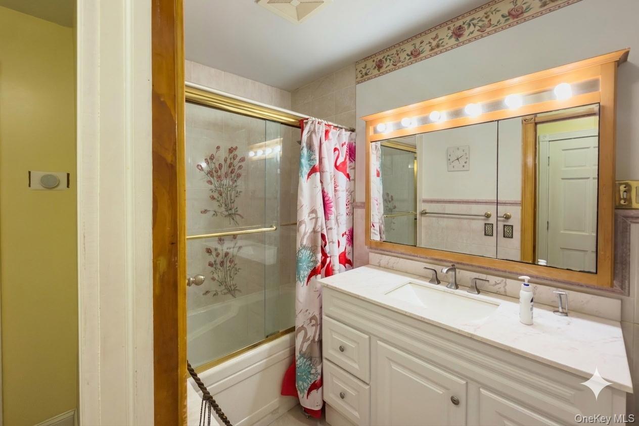 3234 Colden Avenue Property Photo 15