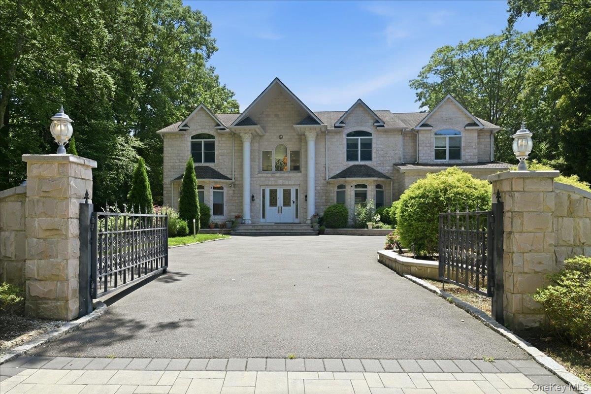 8 Headley Way Property Photo 1