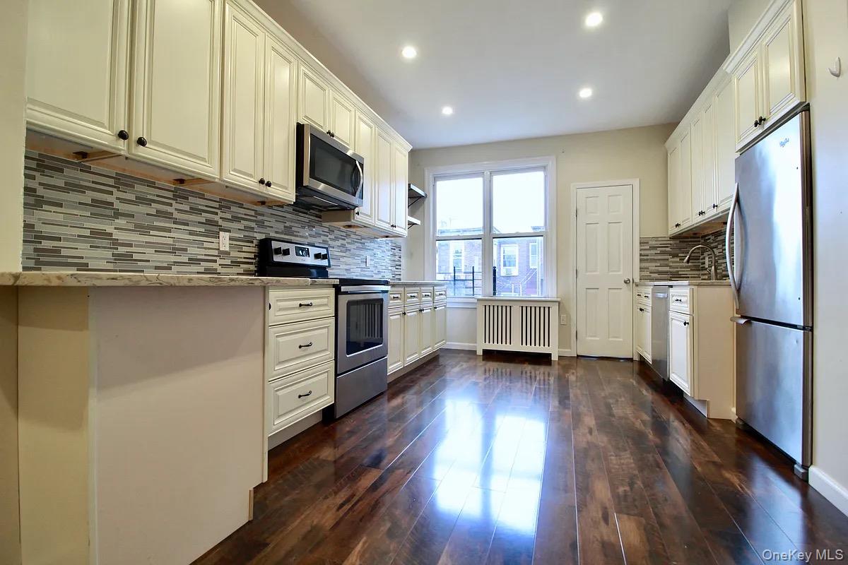 168 Russell Street Property Photo 2