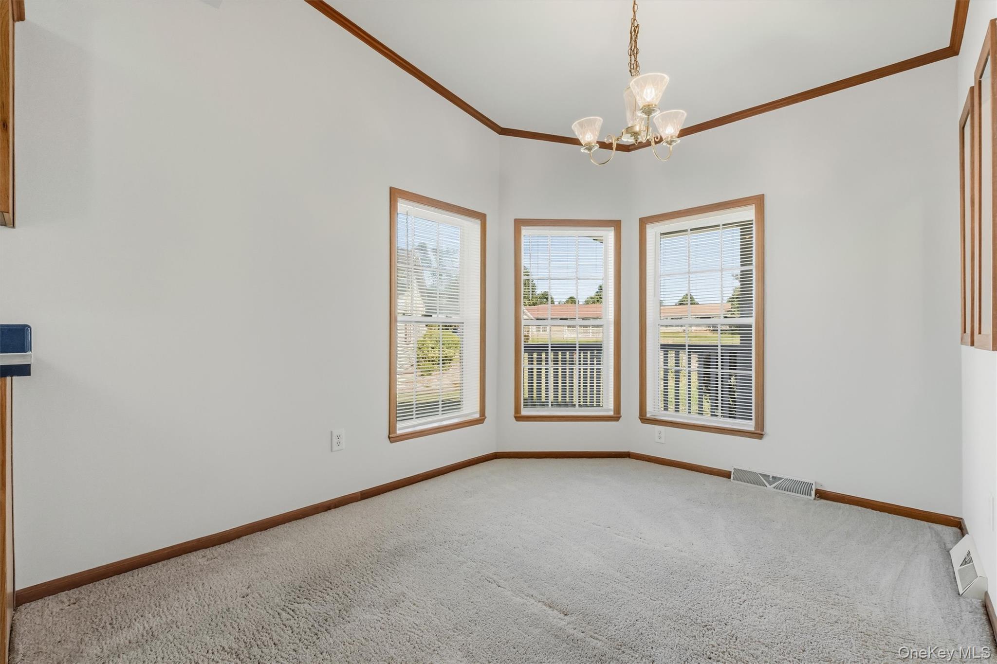 1 Palm Circle Property Photo 7