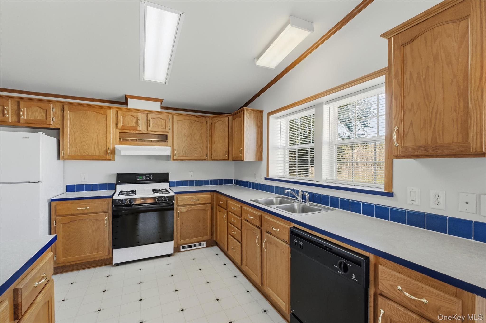 1 Palm Circle Property Photo 12
