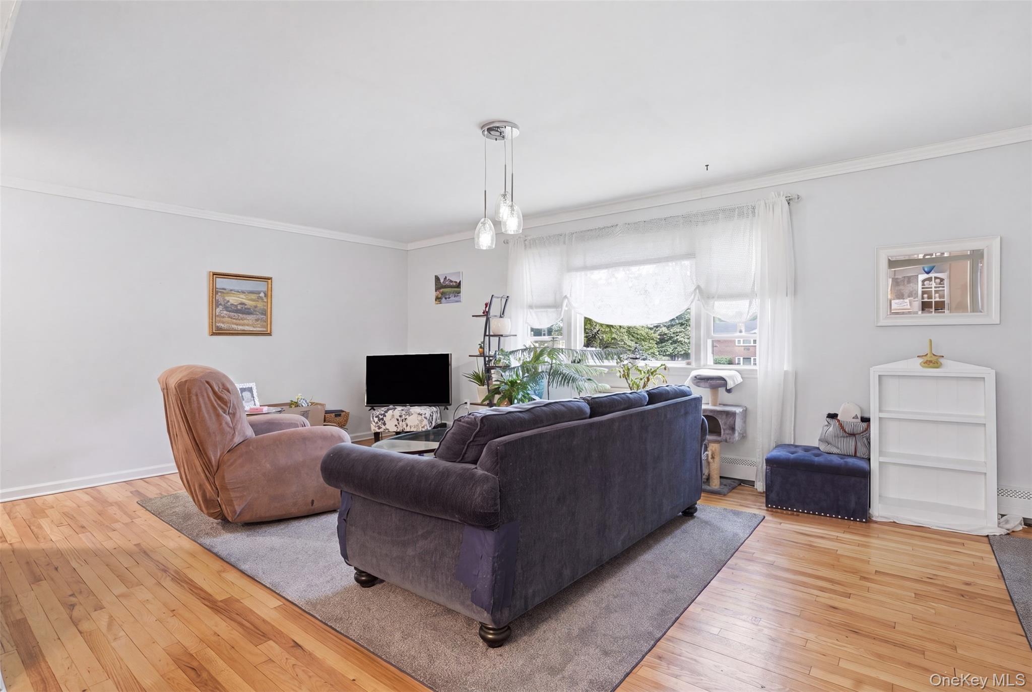 136 N Chestnut Street 9b Property Photo 6