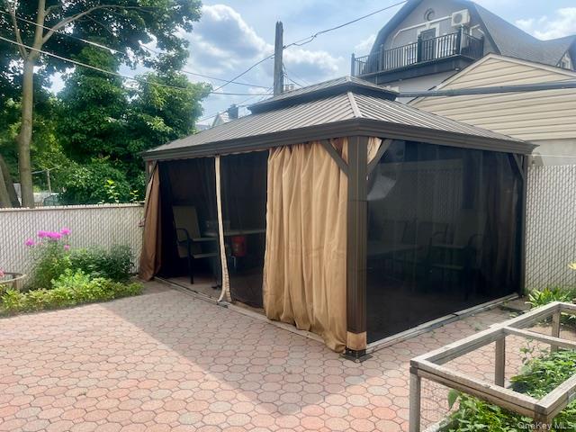 8418 108th Street Property Photo 6