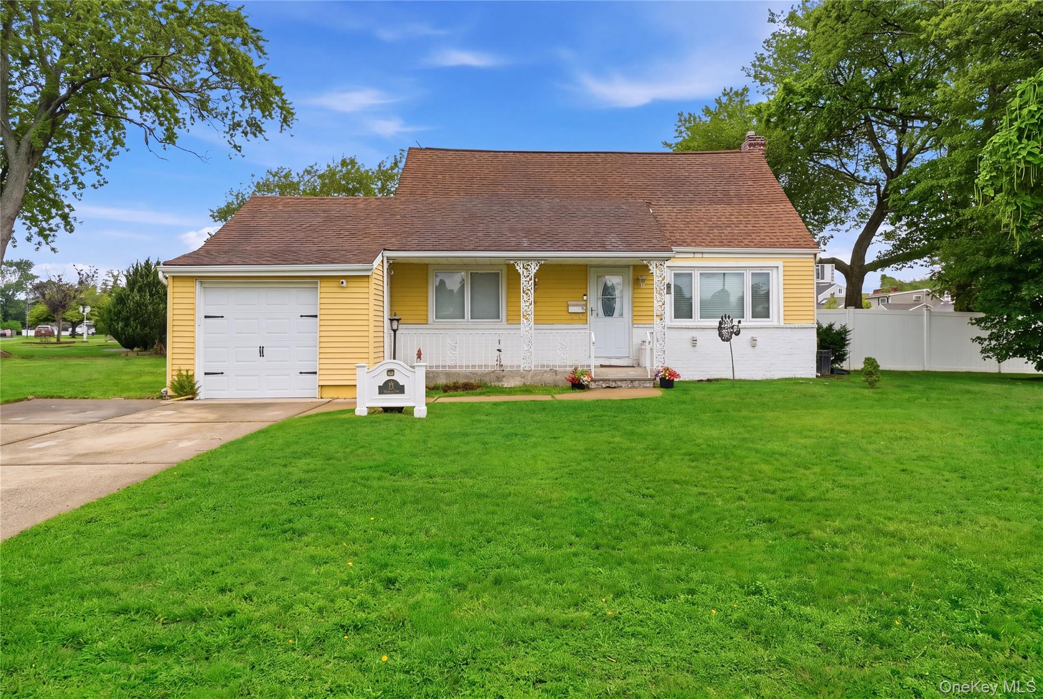 11 Mell Drive Property Photo 1