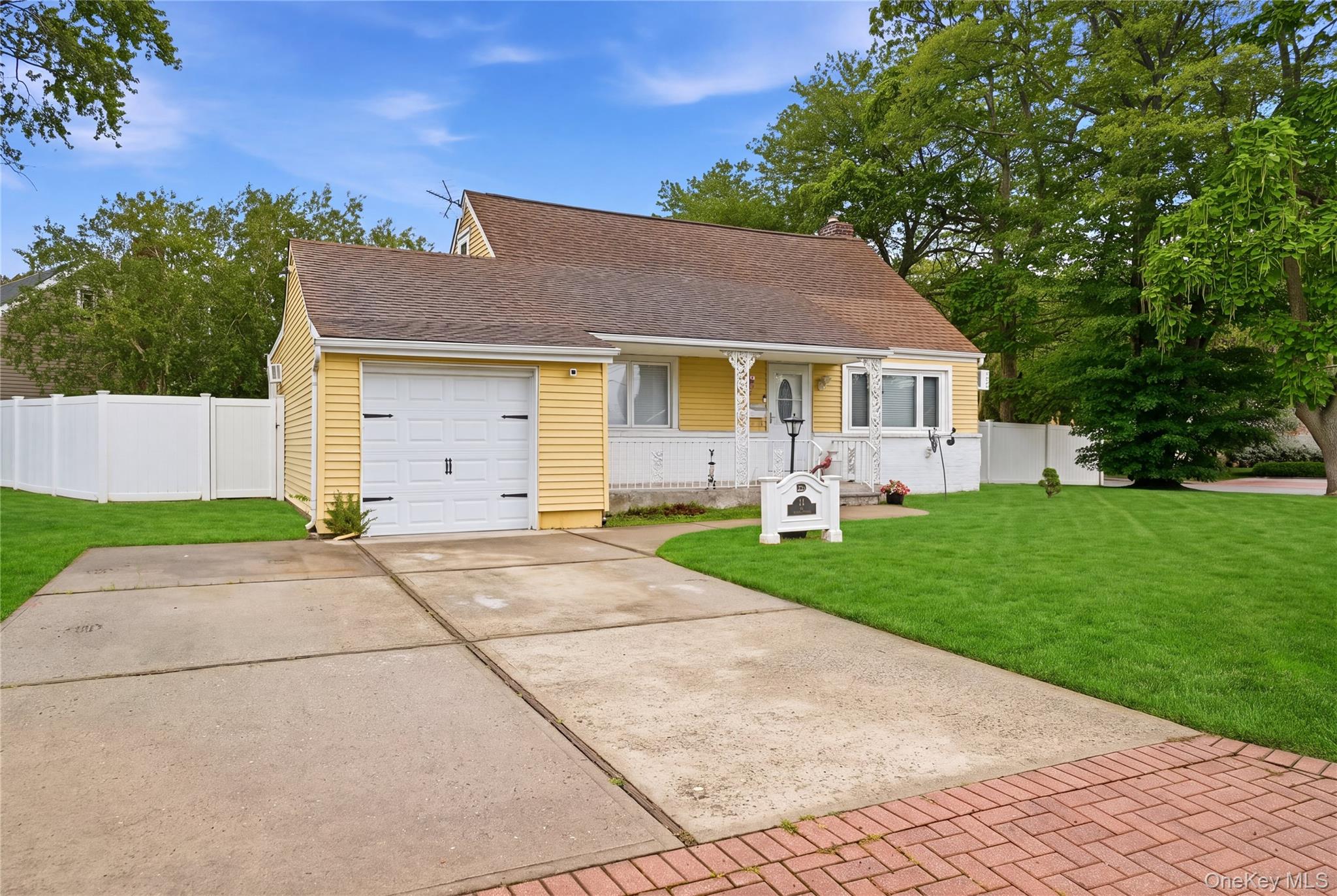 11 Mell Drive Property Photo 2