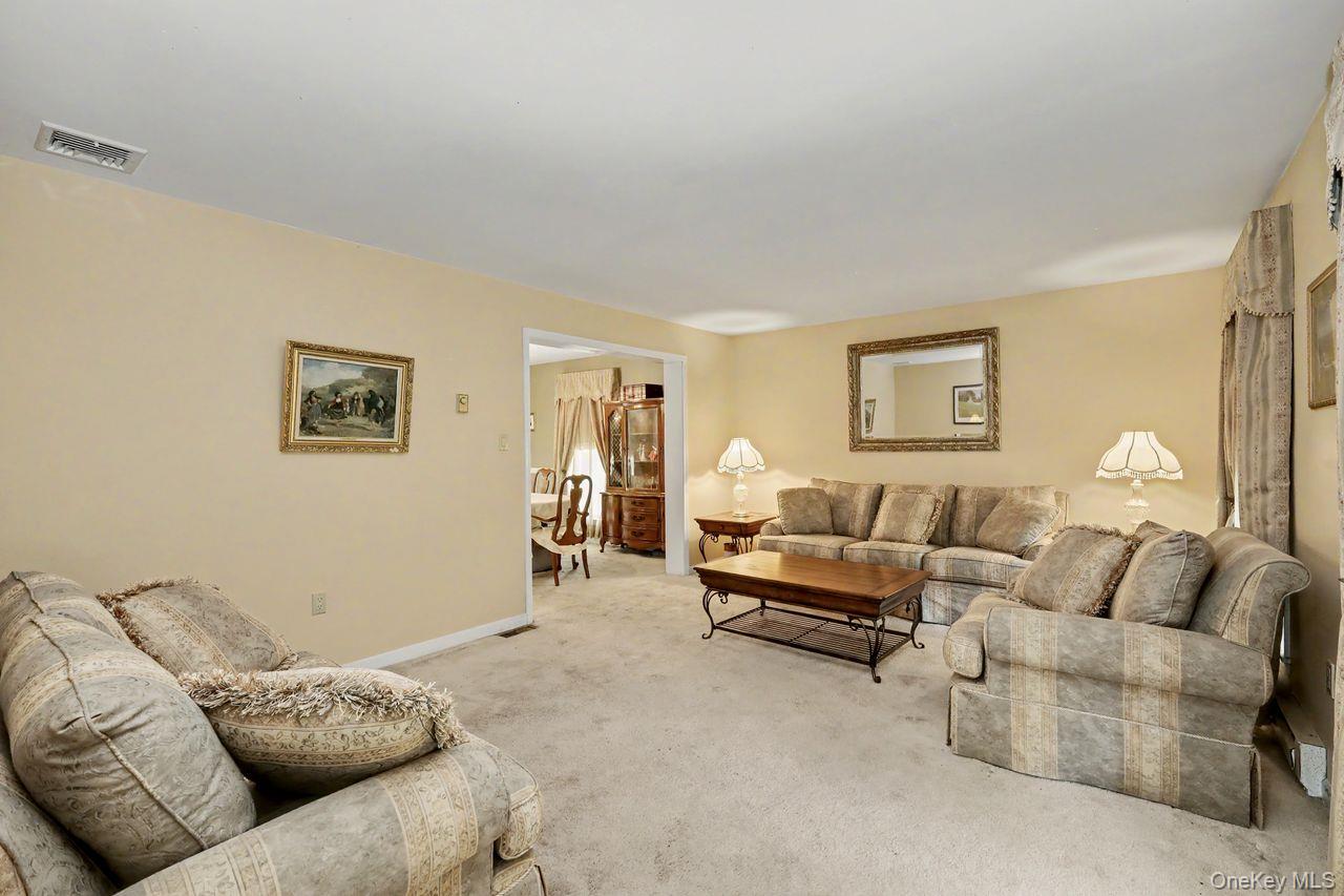 15 Country Hill Road Property Photo 3