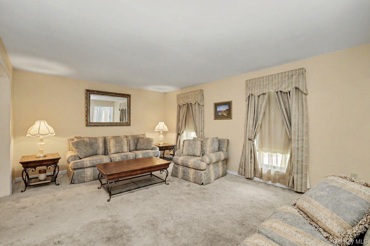 15 Country Hill Road Property Photo 4