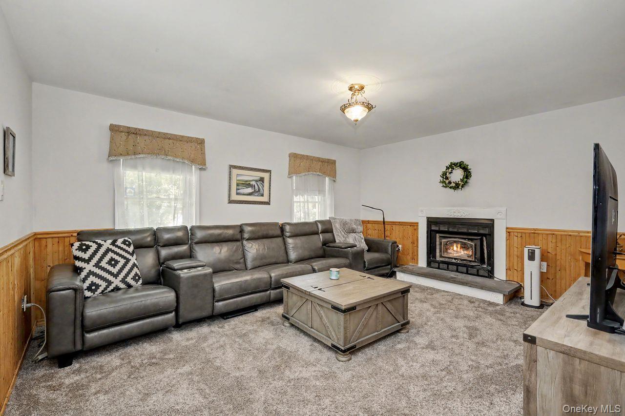 15 Country Hill Road Property Photo 12