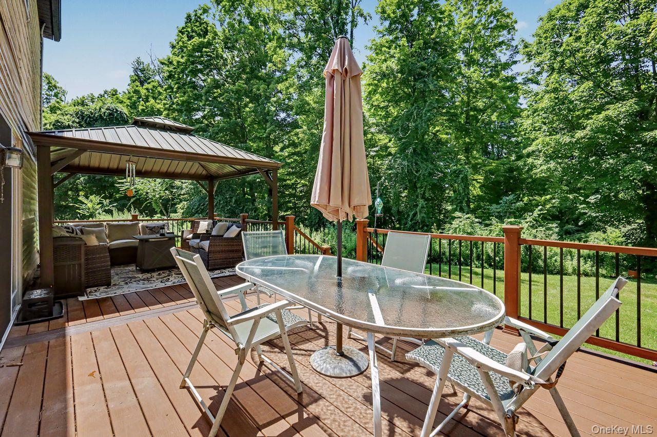 15 Country Hill Road Property Photo 28