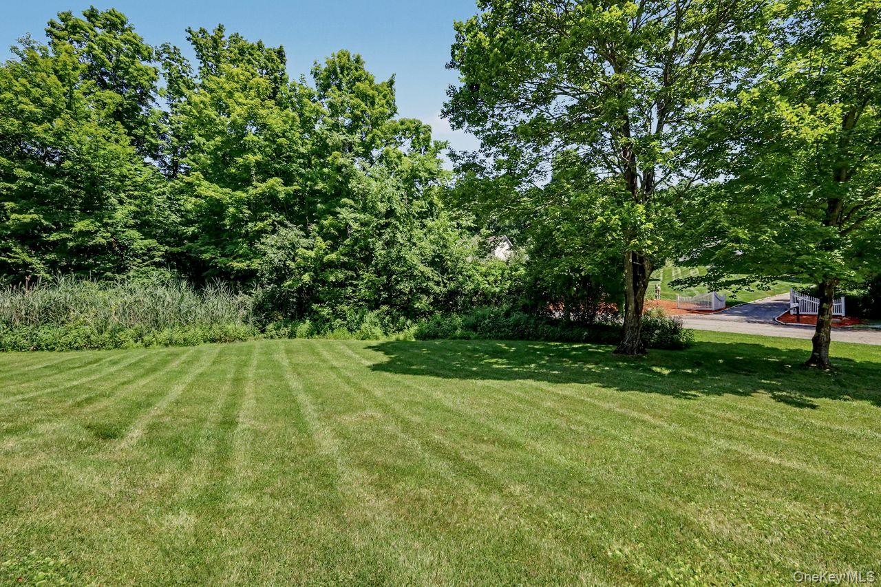 15 Country Hill Road Property Photo 32