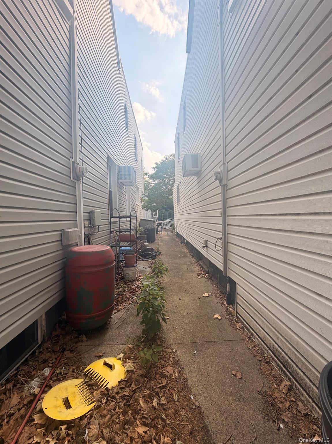 1862 E 37th Street Property Photo 4