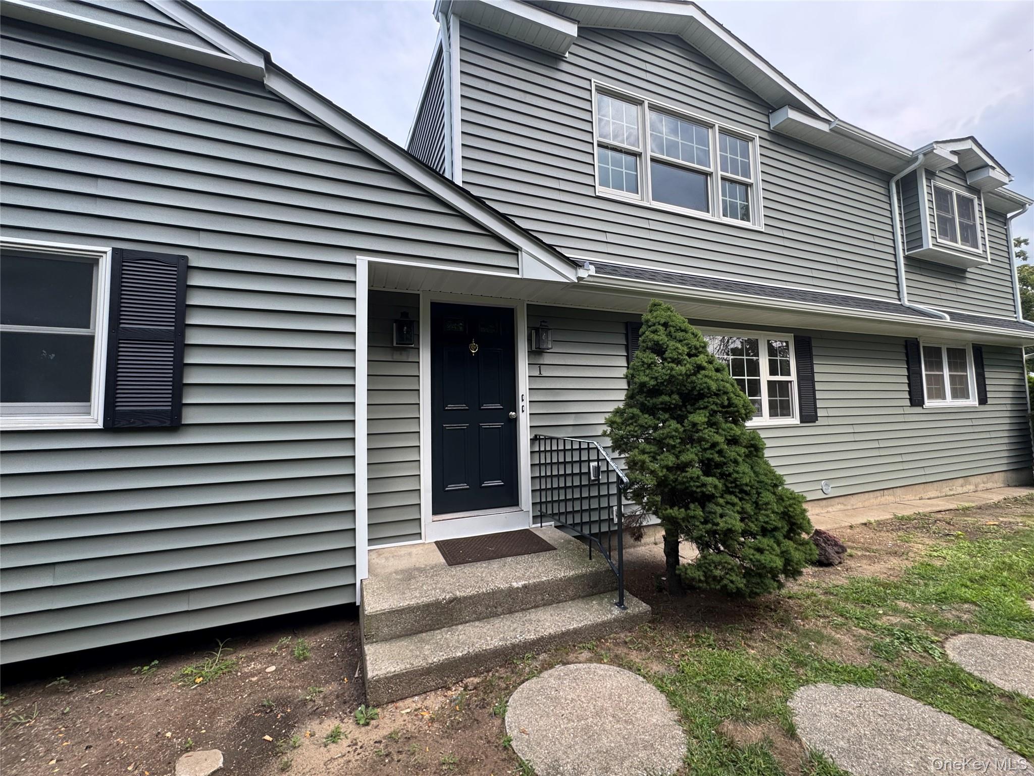 1 Towne Court Property Photo 1