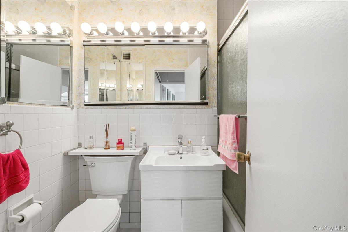 70-25 Yellowstone Boulevard 16r Property Photo 23