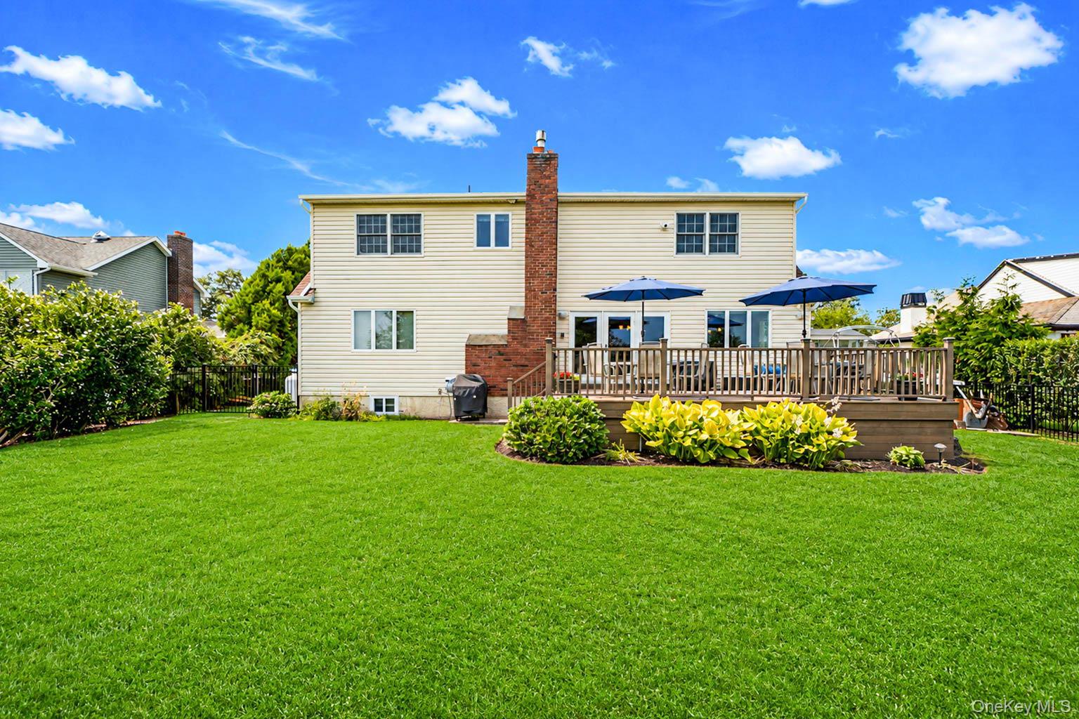 131 Crystal Beach Boulevard Property Photo 5
