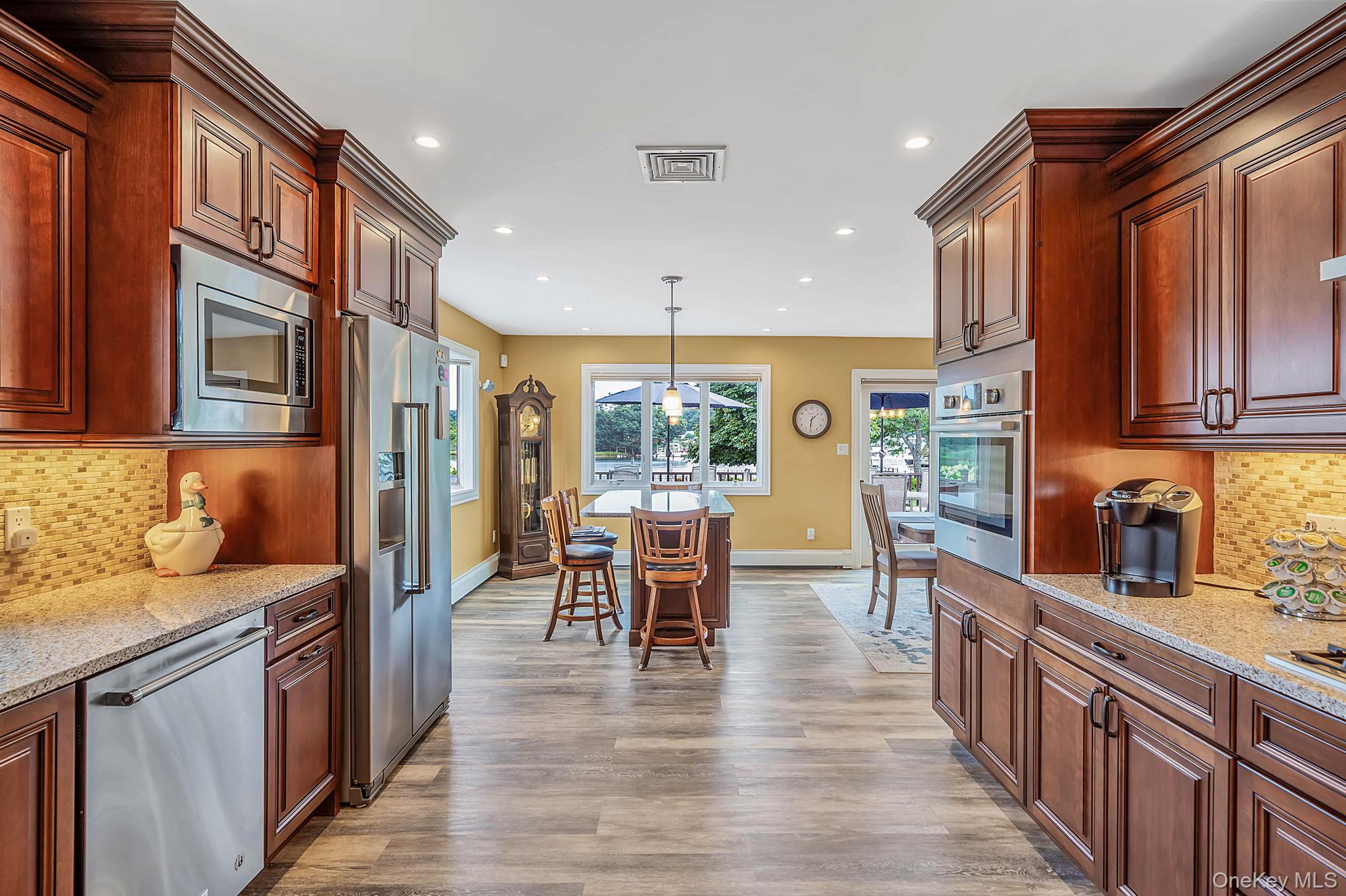 131 Crystal Beach Boulevard Property Photo 23