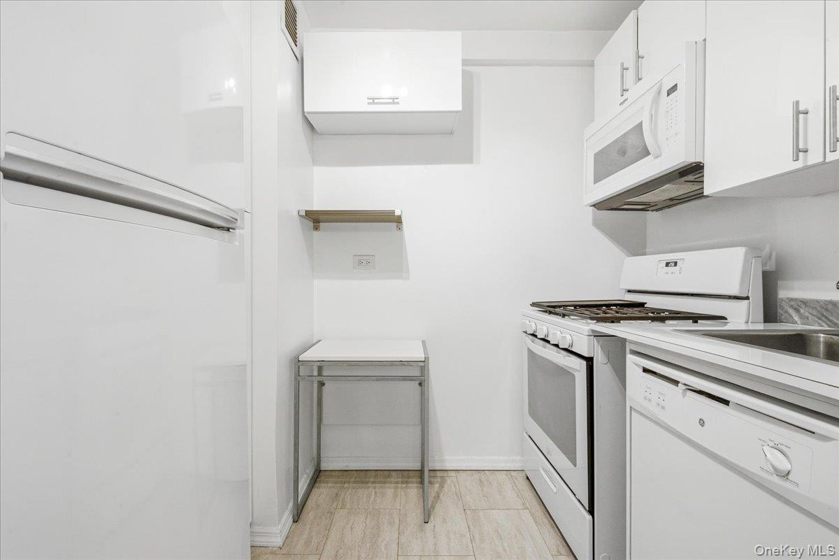 70-25 Yellowstone Boulevard 4b Property Photo 14