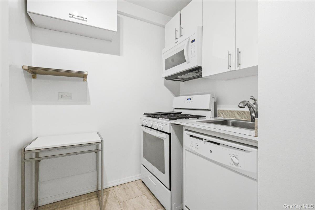 70-25 Yellowstone Boulevard 4b Property Photo 15