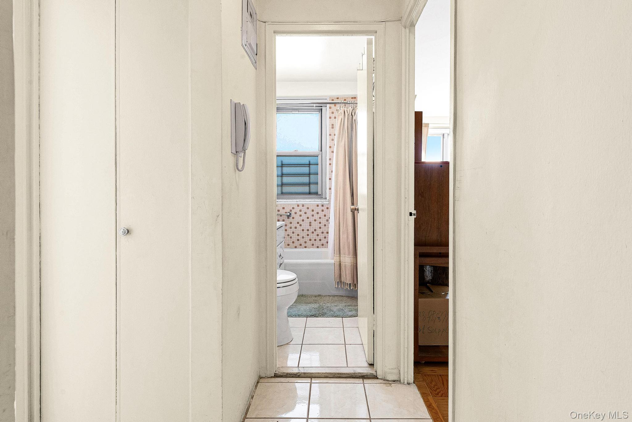 70-25 Yellowstone Blvd Yellowstone Boulevard 4d Property Photo 12