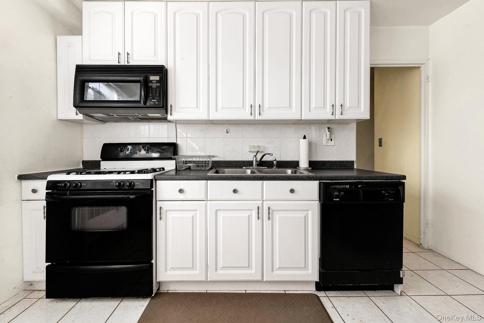 70-25 Yellowstone Blvd Yellowstone Boulevard 4d Property Photo 17