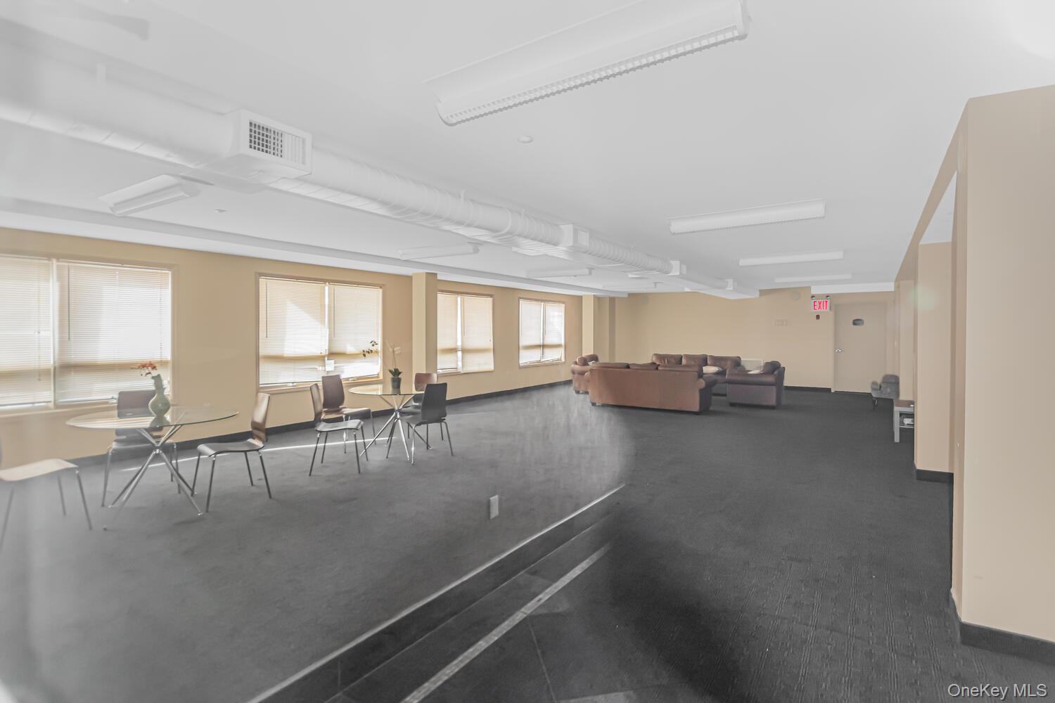 1490 Outlook Avenue 1d Property Photo 21