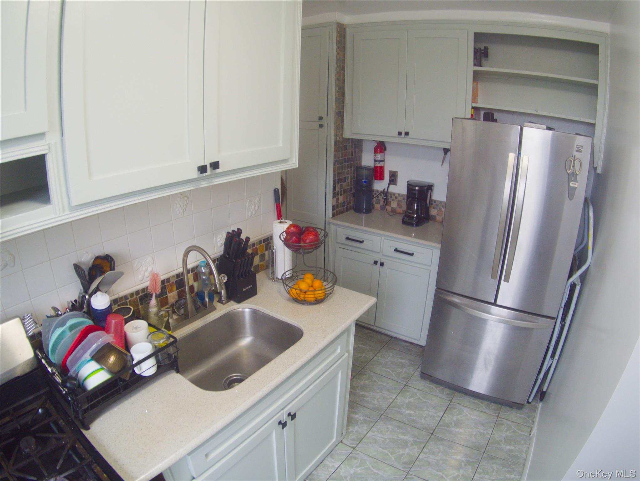 43 Bronx River Road 8p Property Photo 11