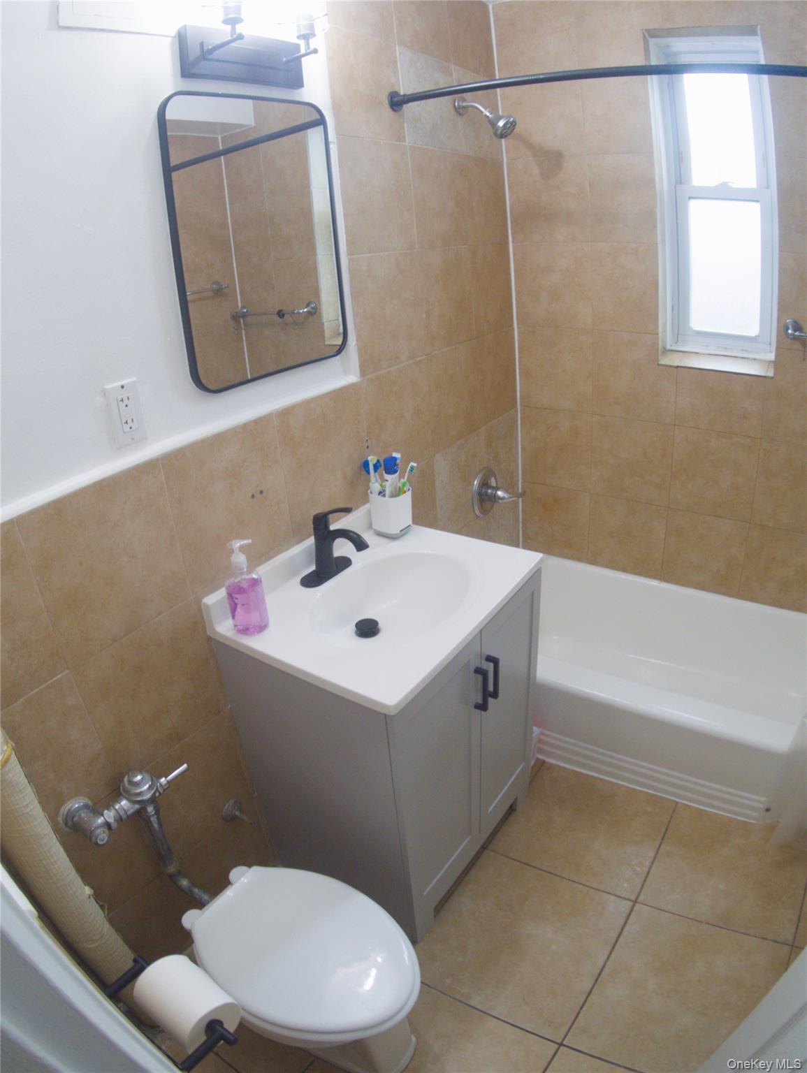 43 Bronx River Road 8p Property Photo 12