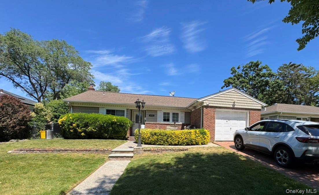 1498 Kew Avenue Property Photo 1