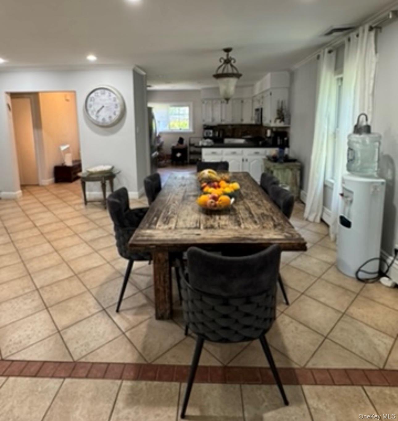 1498 Kew Avenue Property Photo 3